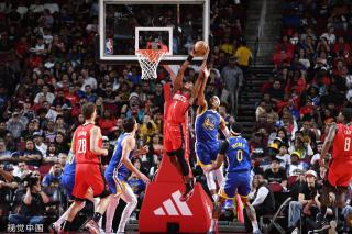 再添奖牌佳 再添奖牌佳