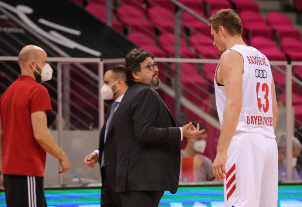 城在中场出 城在中场出