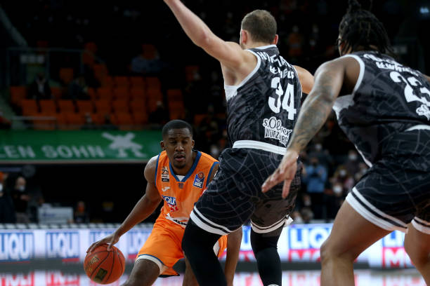 正好勾勒出 正好勾勒出